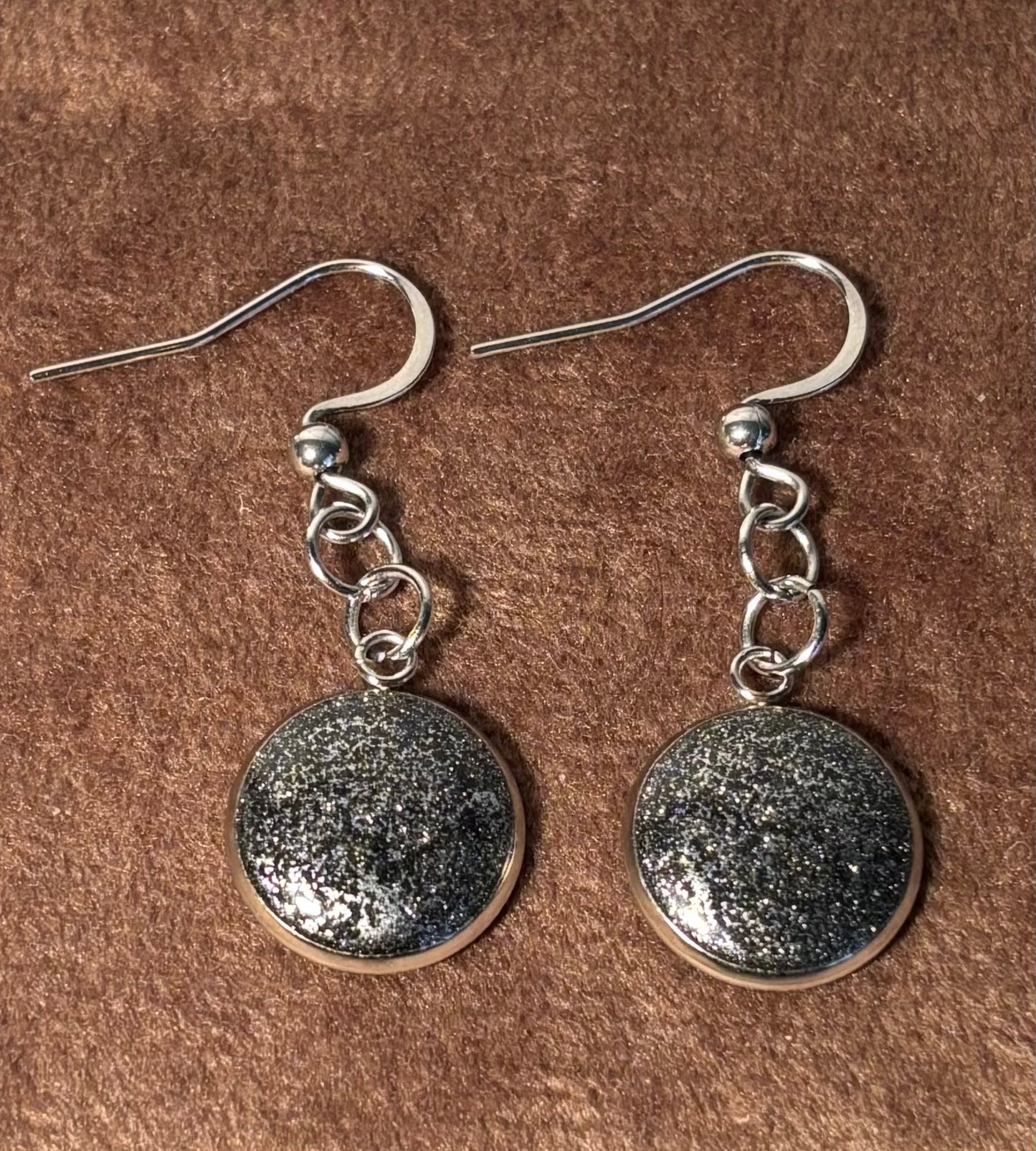 Boucles d’oreilles pendantes noires