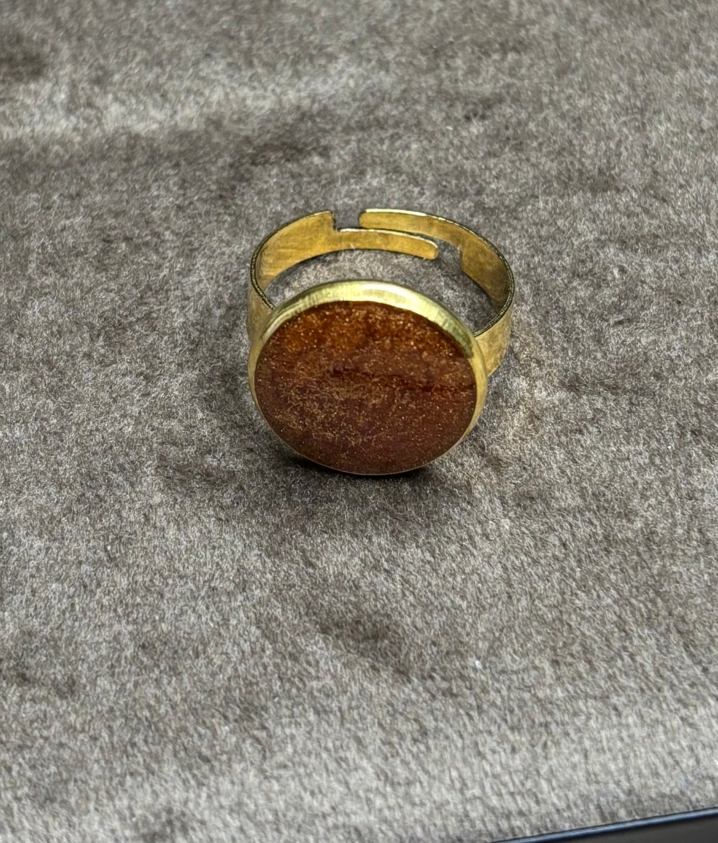 Bague ocre pailletée