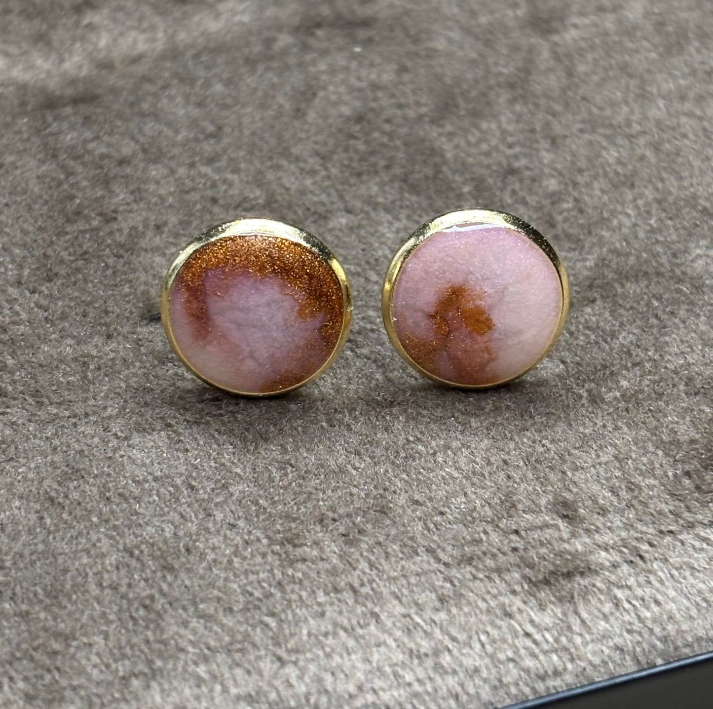 Boucles d’oreilles bicolore perlée et bronze