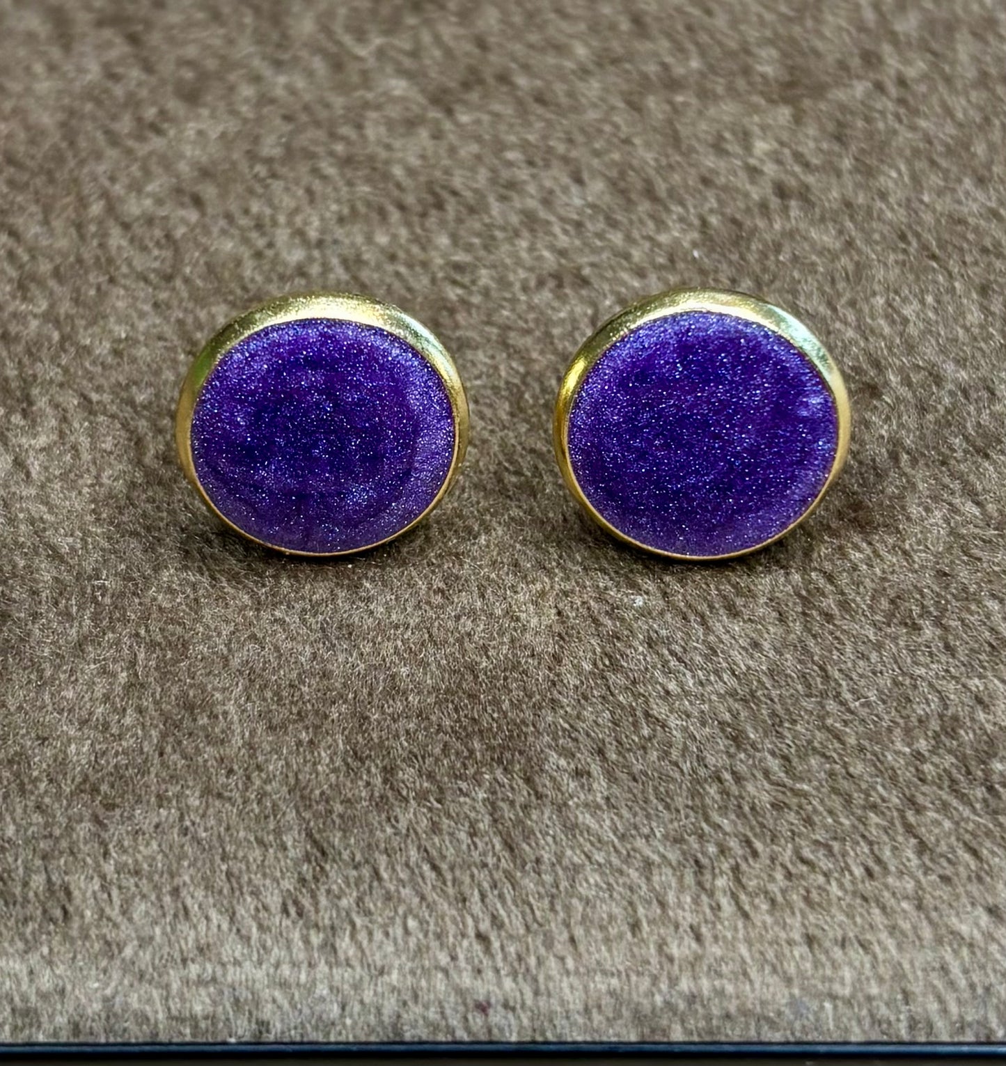 Boucles d’oreilles violettes
