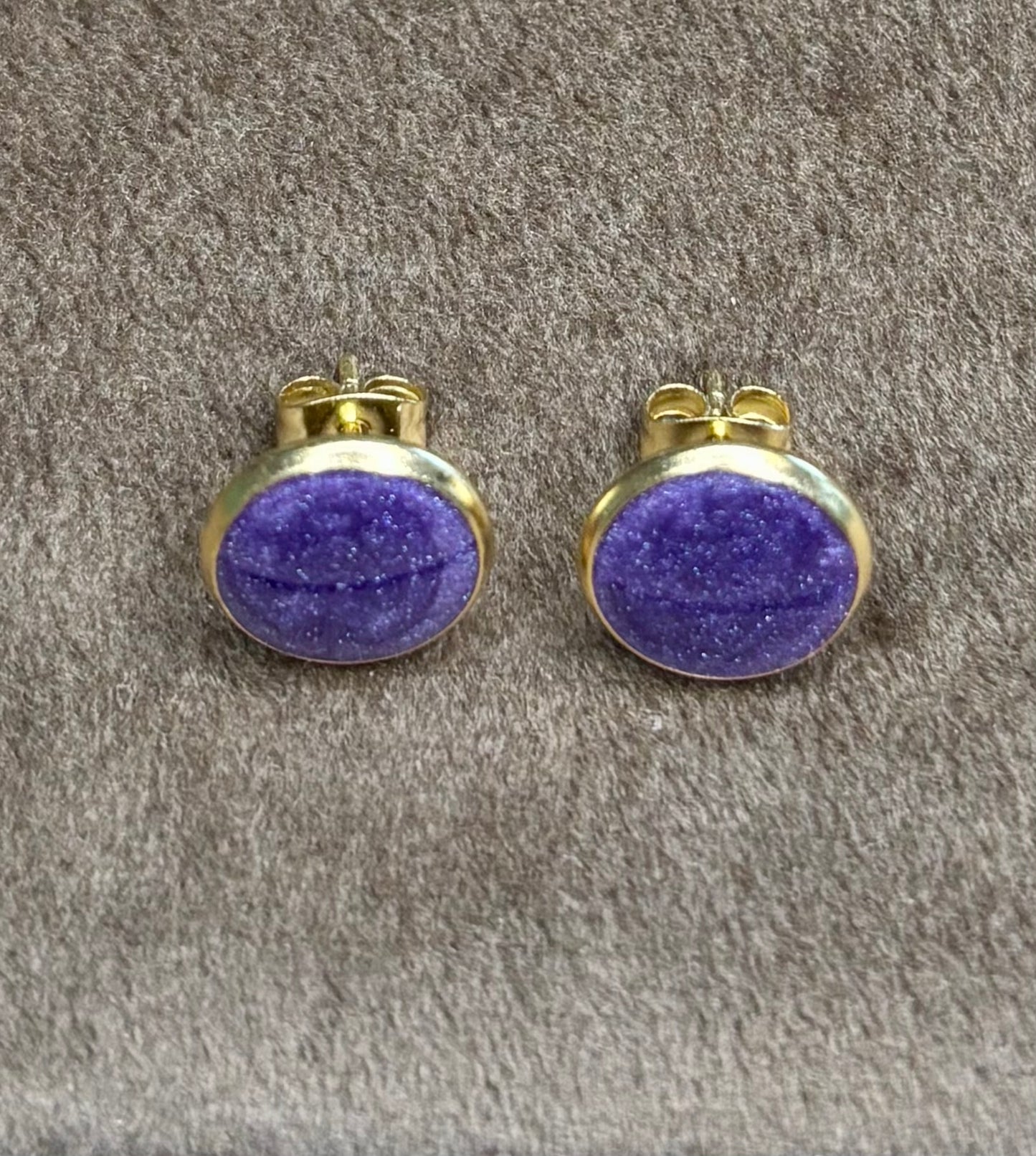 Boucles d’oreilles violettes