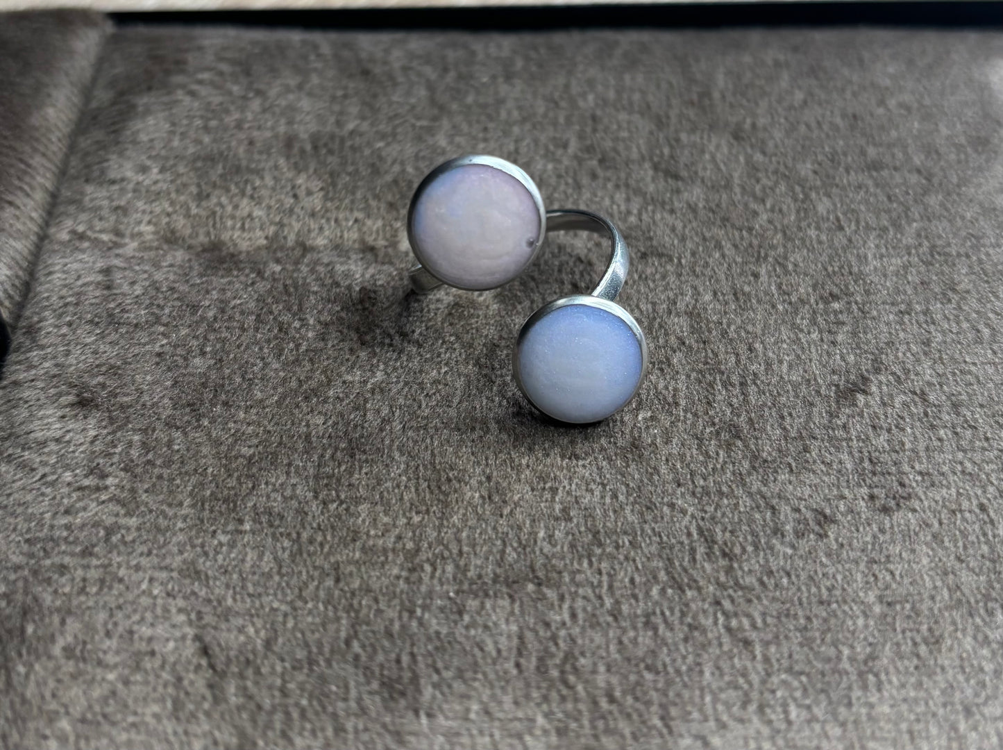 Bague argentée perle