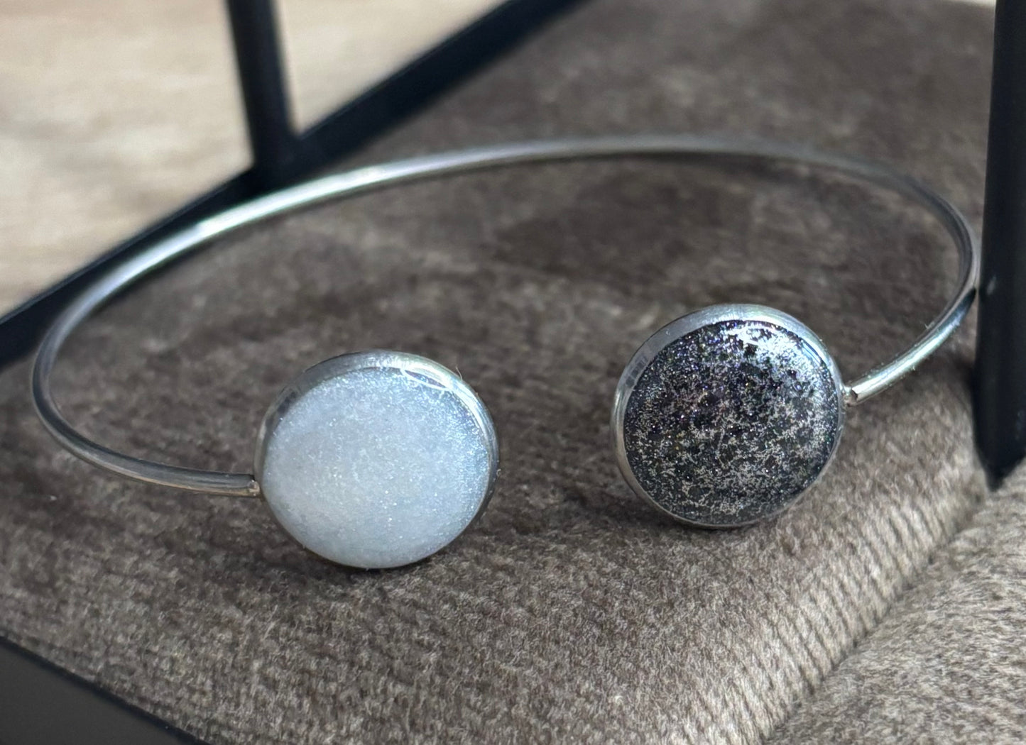 Bracelet argentée perle et noire
