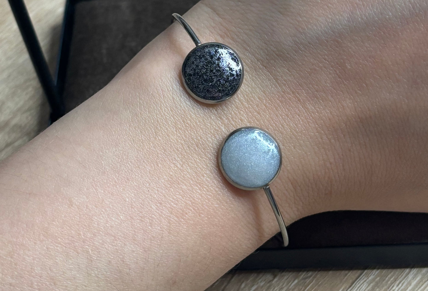 Bracelet argentée perle et noire