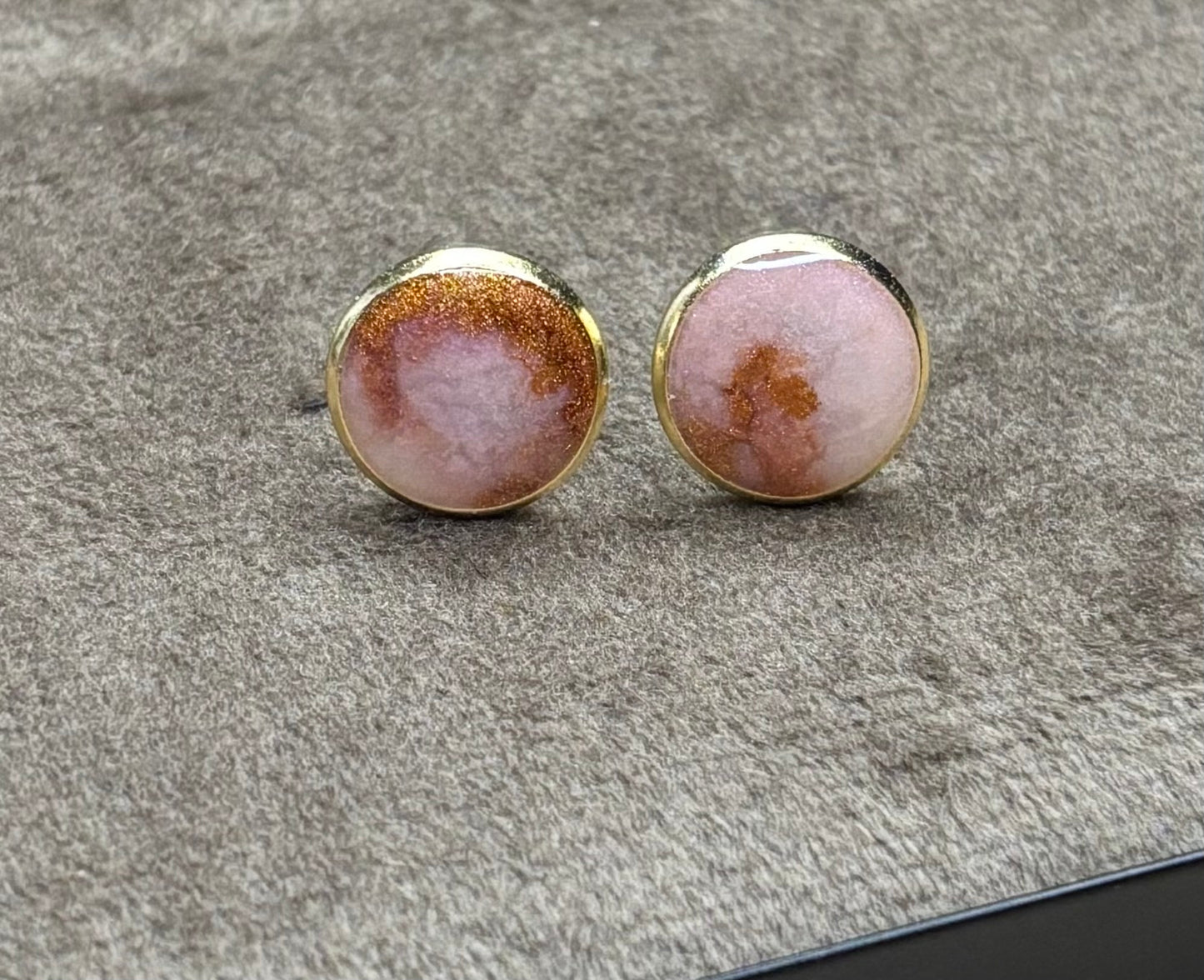 Boucles d’oreilles bicolore perlée et bronze