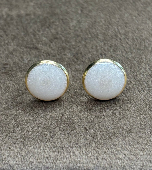 Boucles d’oreilles blanches