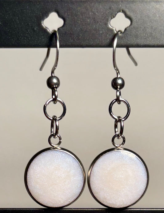 Boucles d’oreilles pendantes perle bleue